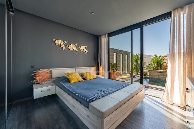 Maison - 180 m² - 6 pièces