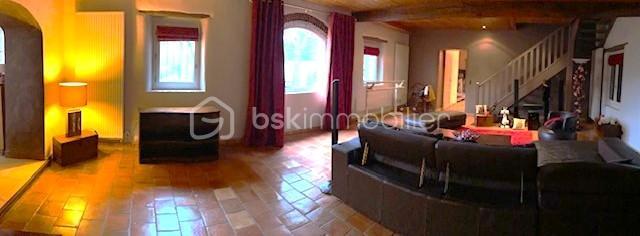 Propriété - 368 m² - 11 pièces