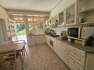 Maison - 214 m² - 8 pièces