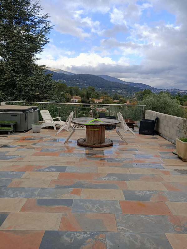 Maison - 158 m² - 7 pièces