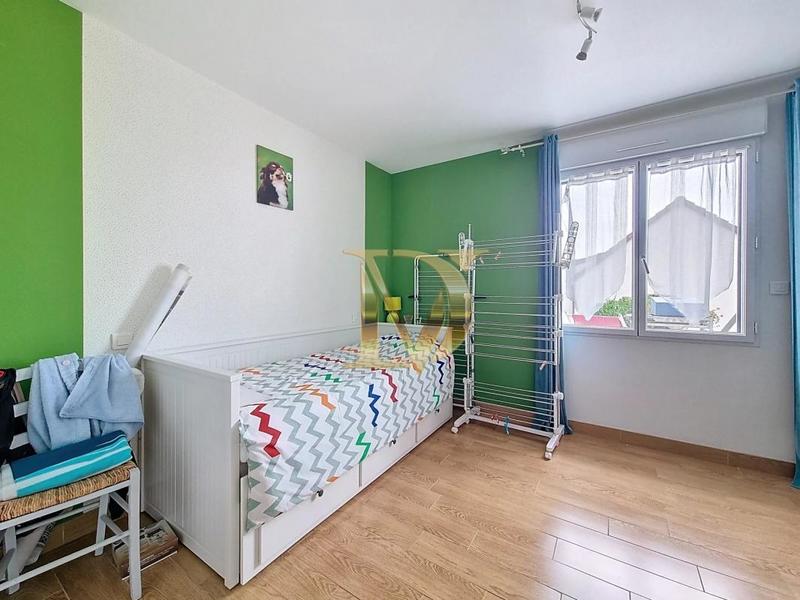 Maison - 230 m² - 8 pièces