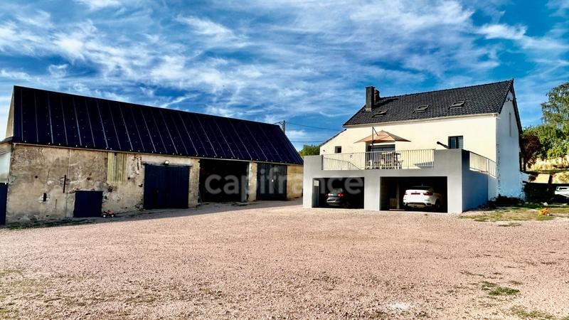 Propriété - 2 061 m² - 4 pièces