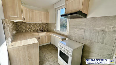 Maison - 122 m² - 8 pièces