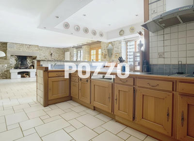 Maison - 180 m² - 7 pièces