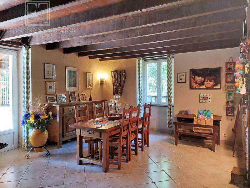 Maison - 137 m² - 6 pièces