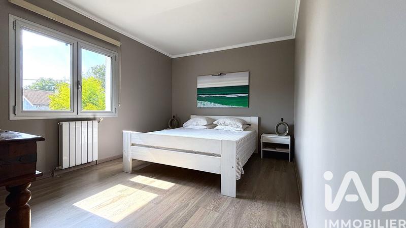 Maison - 260 m² - 9 pièces