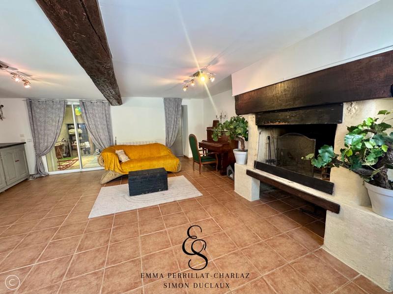 Maison - 400 m² - 16 pièces