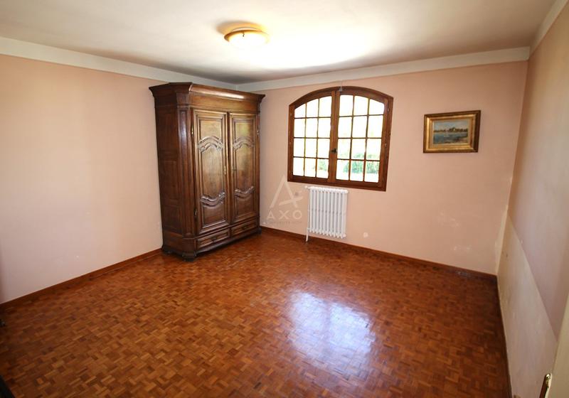 Maison - 256 m² - 7 pièces