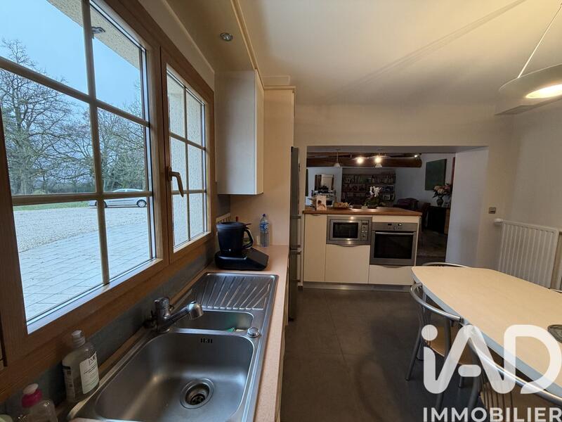 Maison - 245 m² - 9 pièces