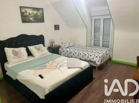 Maison - 240 m² - 7 pièces