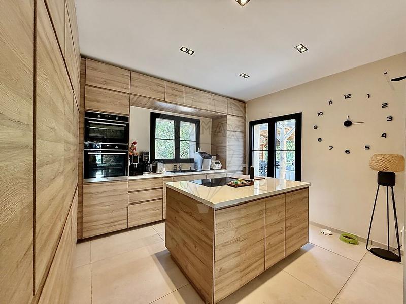 Propriété - 164 m² - 5 pièces