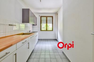 Appartement - 99 m² - 4 pièces