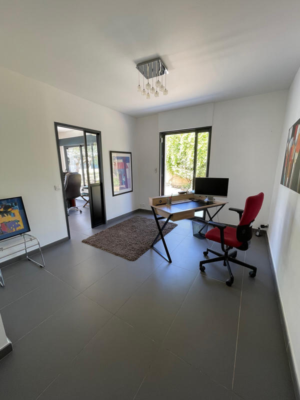 Villa - 220 m² - 9 pièces