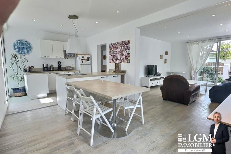 Maison - 190 m² - 7 pièces