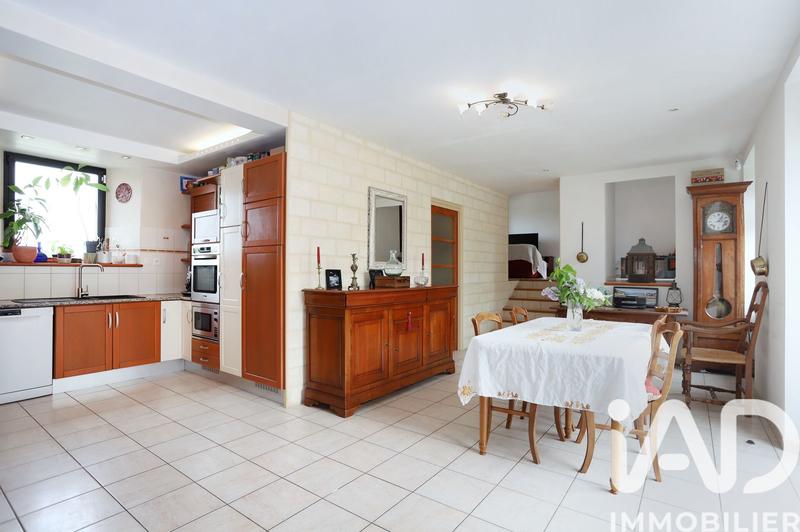 Maison - 237 m² - 8 pièces