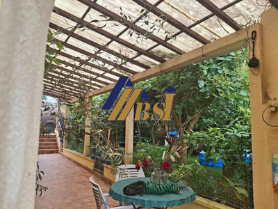 Maison traditionnelle - 227 m² - 10 pièces