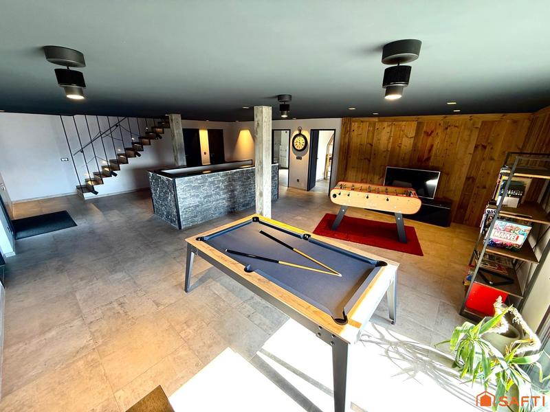 Maison - 289 m² - 7 pièces