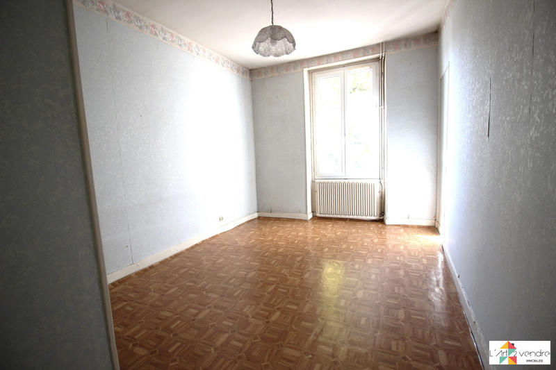 Maison traditionnelle - 165 m² - 8 pièces