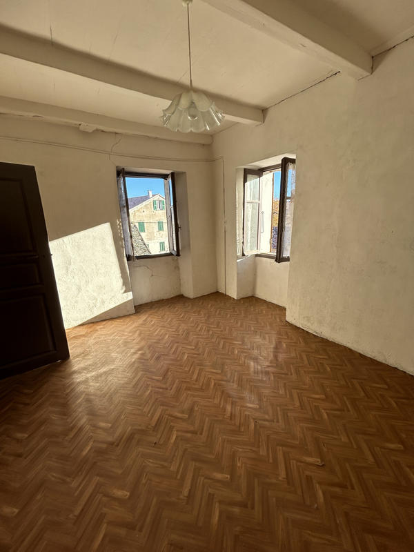 Maison de village - 84 m² - 5 pièces