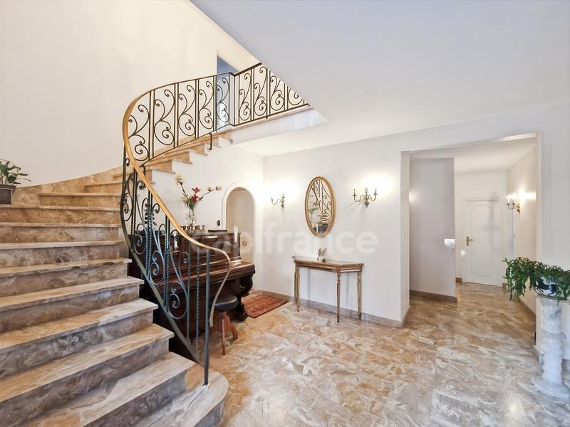 Maison bourgeoise - 300 m² - 10 pièces