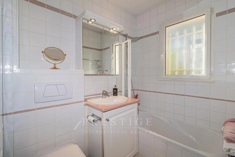 Appartement - 93 m² - 4 pièces