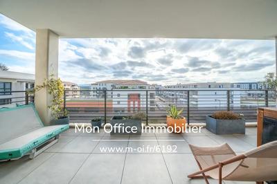 Appartement - 94 m² - 4 pièces