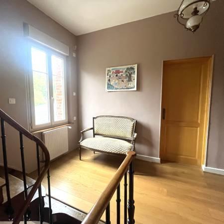 Maison - 218 m² - 10 pièces