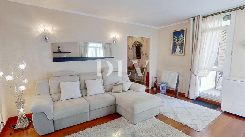 Appartement - 128 m² - 6 pièces