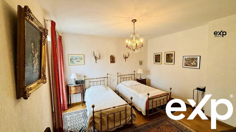 Appartement - 179 m² - 6 pièces