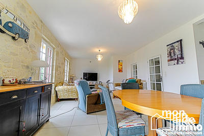 Maison - 244 m² - 8 pièces