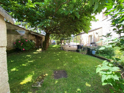 Maison - 240 m² - 10 pièces