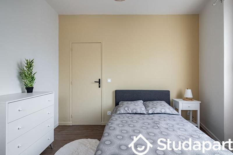 Chambre - 192 m² - 1 pièce