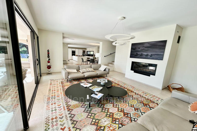 Villa - 212 m² - 8 pièces