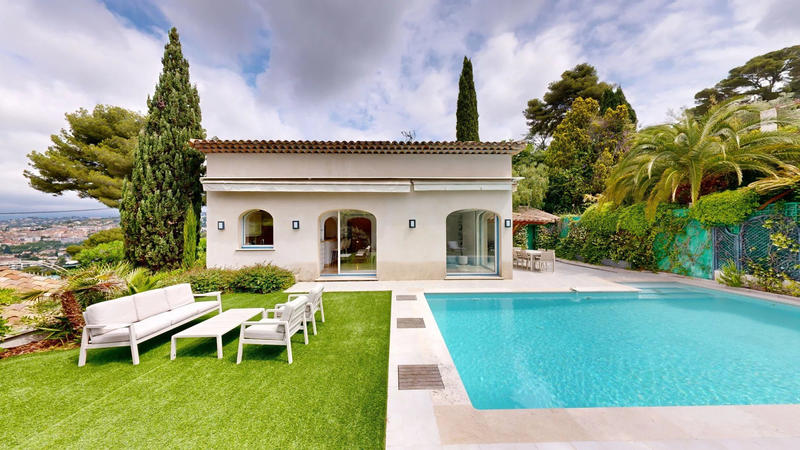 Maison - 200 m² - 6 pièces