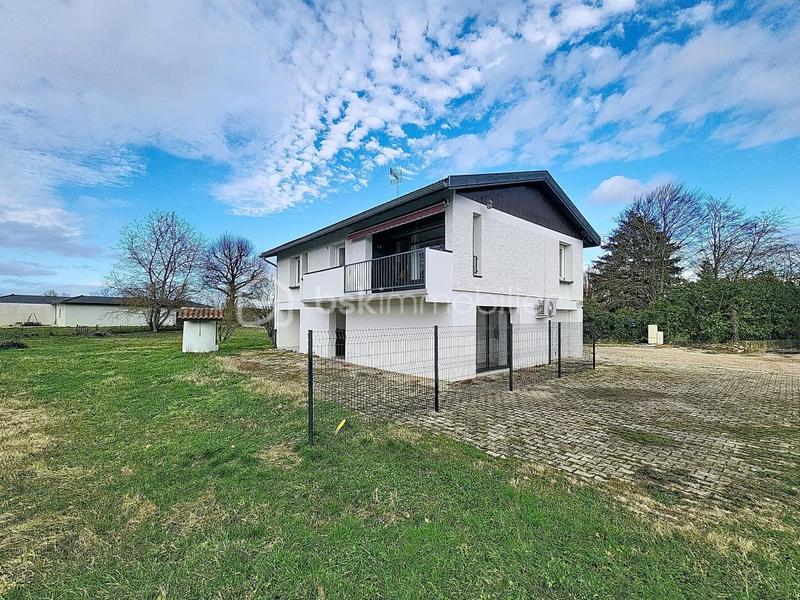 Maison traditionnelle - 110 m² - 5 pièces