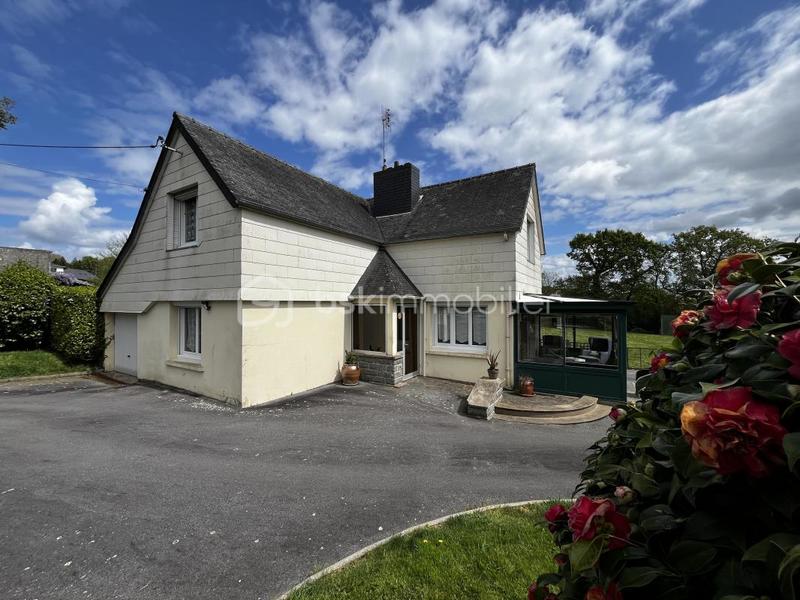 Maison traditionnelle - 90 m² - 5 pièces