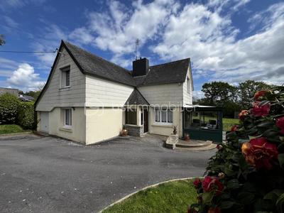 Maison traditionnelle - 90 m² - 5 pièces