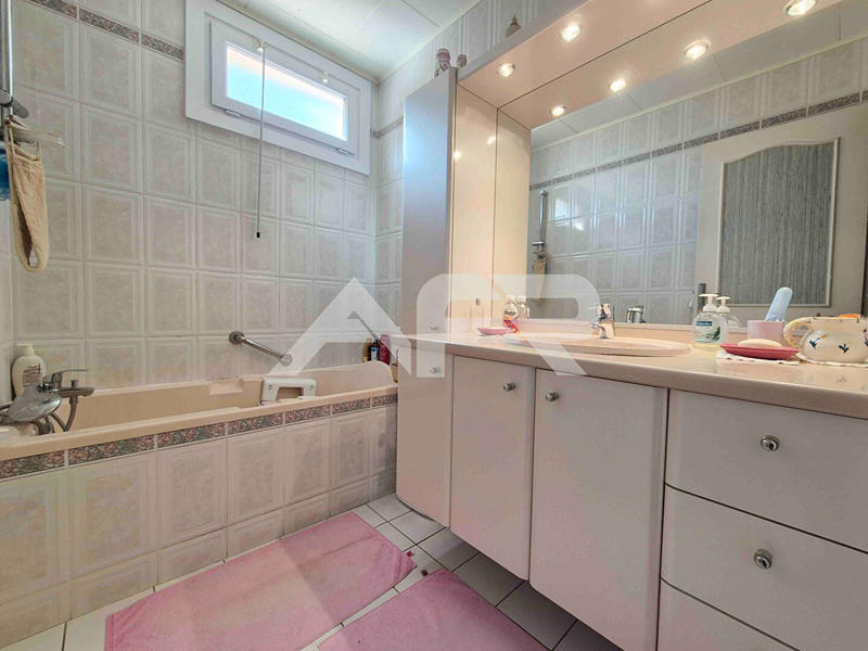 Appartement - 82 m² - 5 pièces