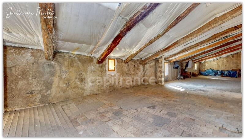 Maison de village - 377 m² - 5 pièces