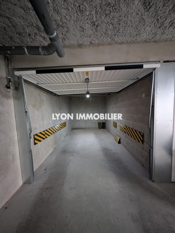 Parking / Garage - 13 m²