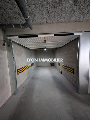 Parking / Garage - 13 m²