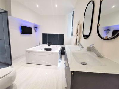 Appartement - 96 m² - 3 pièces