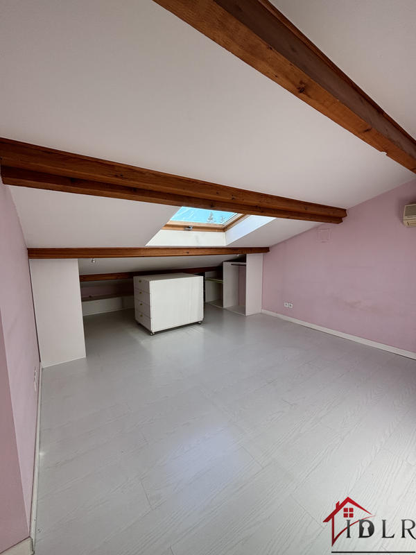 Appartement - 187 m² - 6 pièces