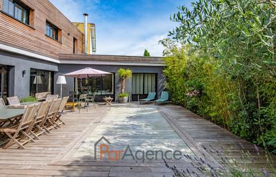 Maison - 177 m² - 7 pièces