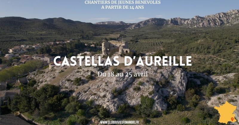 Chantiers patrimoine de jeunes bénévoles : le castellas d'Aureille