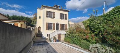 Maison - 90 m² - 5 pièces