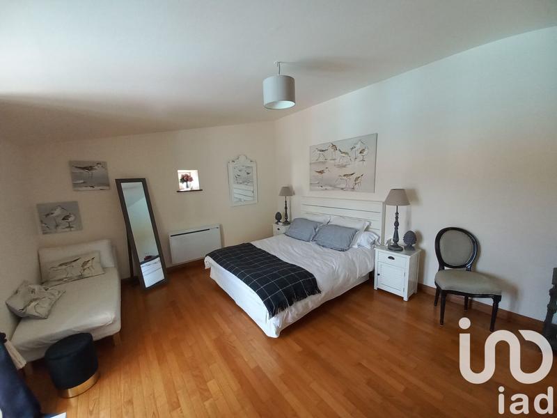 Maison - 275 m² - 9 pièces