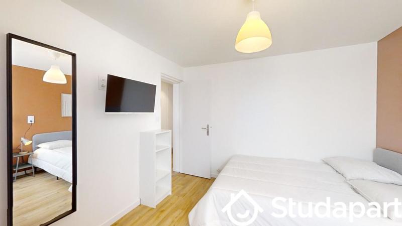 Chambre - 11 m² - 1 pièce