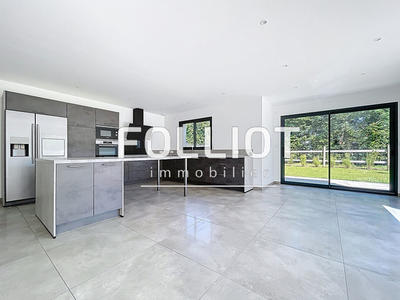 Maison - 160 m² - 6 pièces