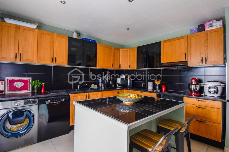 Maison - 158 m² - 7 pièces